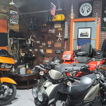 Motorcycle and ATV Garage with Wall Decor - Lou from Bethel, CT