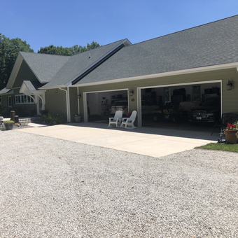 Spacious Three-Car Garage with Outdoor Seating - Butch from St. Clair, MO