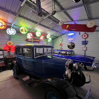 Classic Cars and Vintage Neon Garage Signs - Bill from Jacksonville, FL