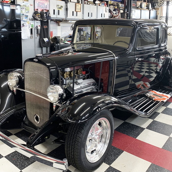 Classic Black Hot Rod and Garage Cabinets - Hooter from Findlay, OH