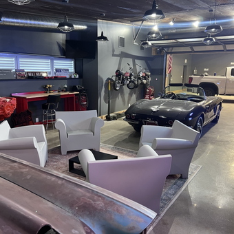 Classic Car Garage with Lounge and Workbench - Mike from Springfield, MO