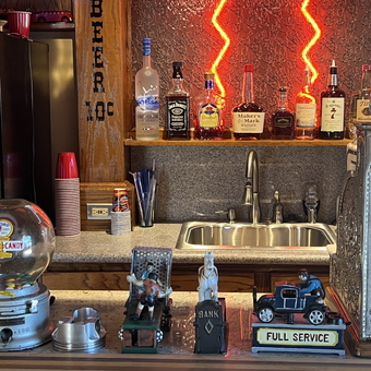 Classic Garage Bar with Candy Dispenser and Collectibles - Rodney from Concord, CA