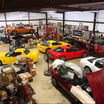 Spacious Garage with Corvettes, Car Lift, Toolboxes - Joel S from MS