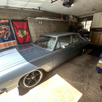Classic car, tool chest, flags, organized garage - Deke from Mundelein, IL
