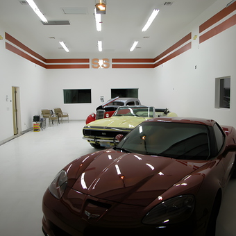 Spacious garage with classic cars and bright lighting - Robert from Henderson, NV