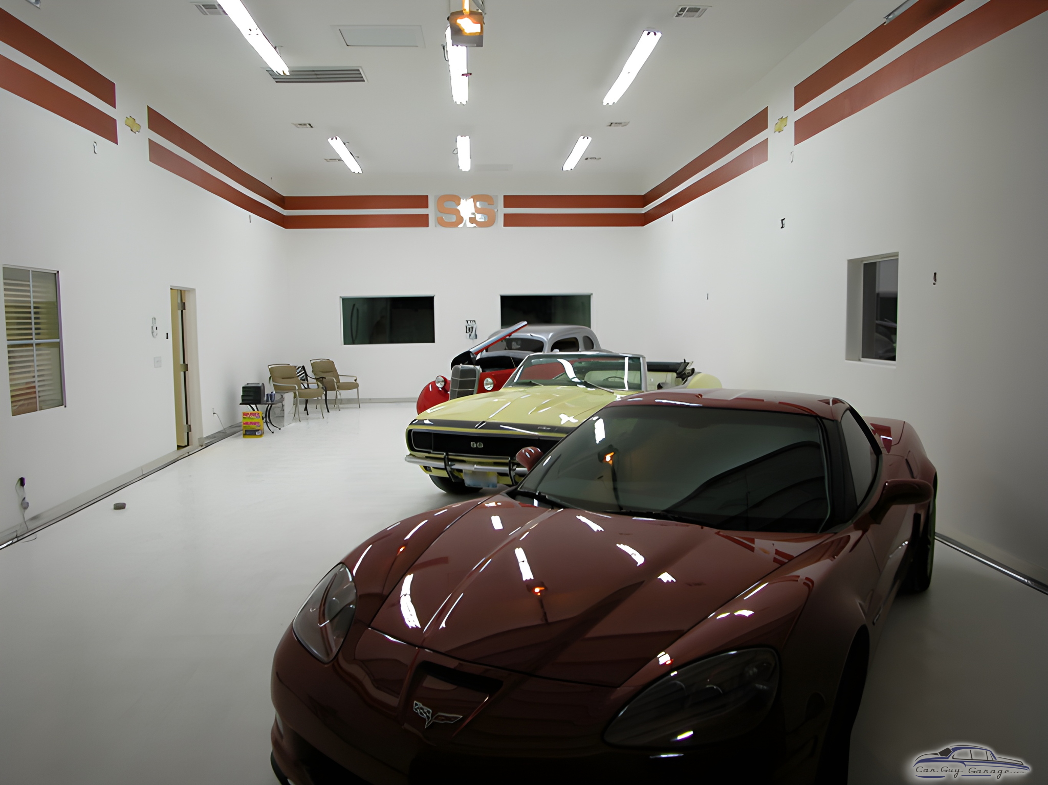 Spacious garage with classic cars and bright lighting - Robert from Henderson, NV