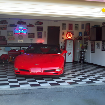 Classic Car Garage with Neon Signs and Retro Decor - Dennis from Bremerton, WA