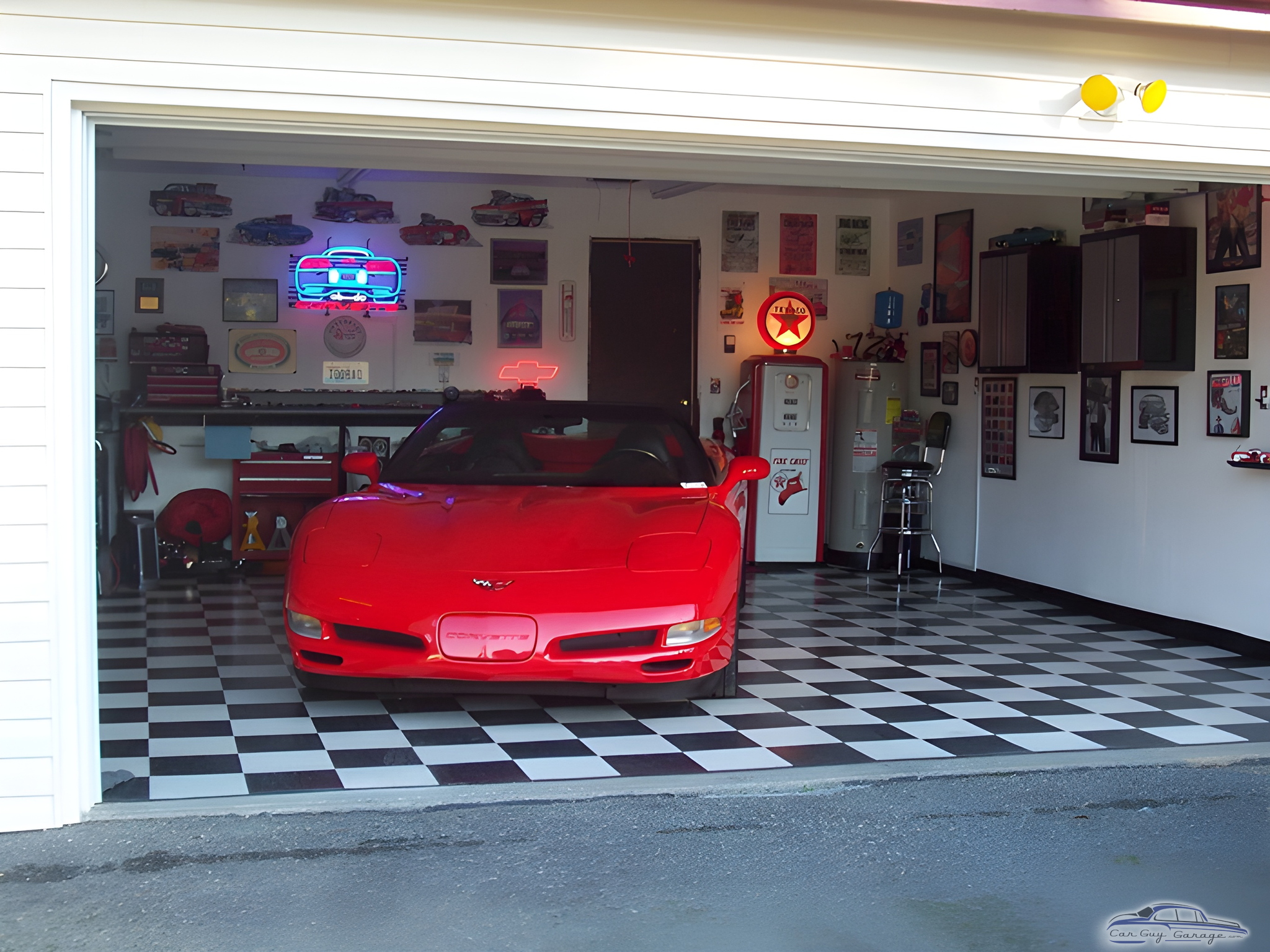 Classic Car Garage with Neon Signs and Retro Decor - Dennis from Bremerton, WA