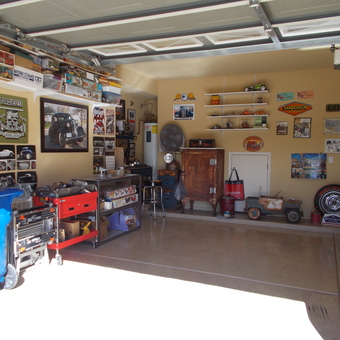 Organized garage with tool carts, wall art, and decor - bongo9 from Mesa, AZ