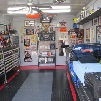 Organized garage with tool chests, storage, and decor - Wayne from Gainesville, TX