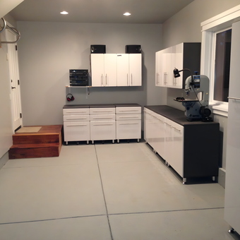 Modern garage with glossy cabinets and workbench - Alamo Steve from Alamo, CA