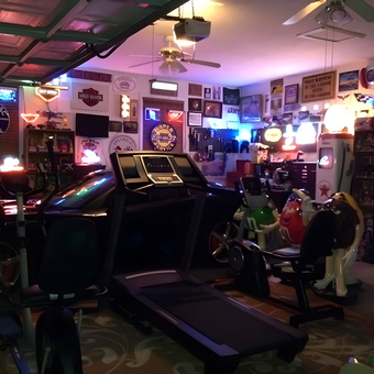 Garage with neon signs, gym equipment, collectibles - Owin from Raeford, NC