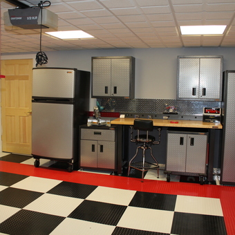 Diamond Plate Cabinets and Checkered Floor Garage - Mike from Fair Lawn, NJ