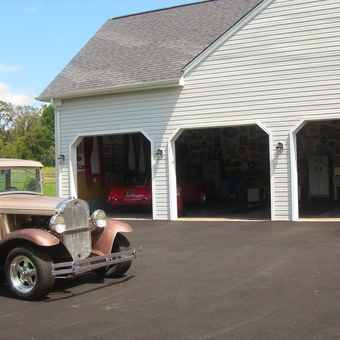 Classic Car and Decorated Three-Car Garage - Cisco's Garage from Aroda, VA