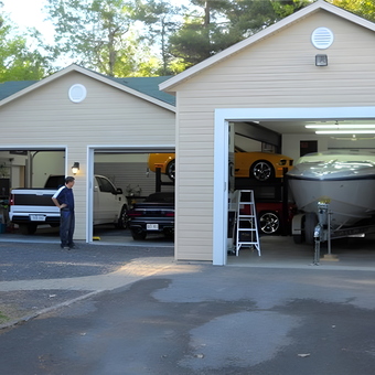 Spacious garage with car lifts, boat, and storage - Daniel from Quebec, Canada
