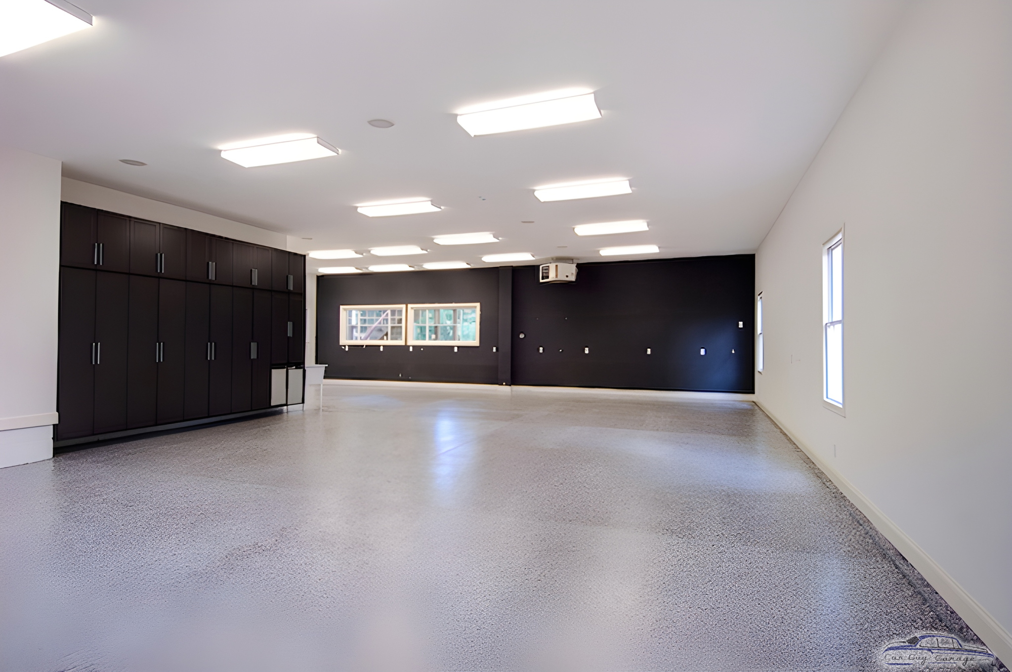 Spacious Garage with Cabinets and Epoxy Floor - Bill from Knoxville, TN
