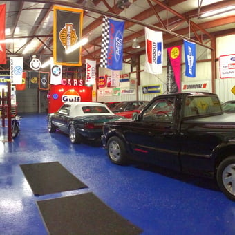 Classic Cars, Garage Signs, and Auto Banners Display - Tony B.