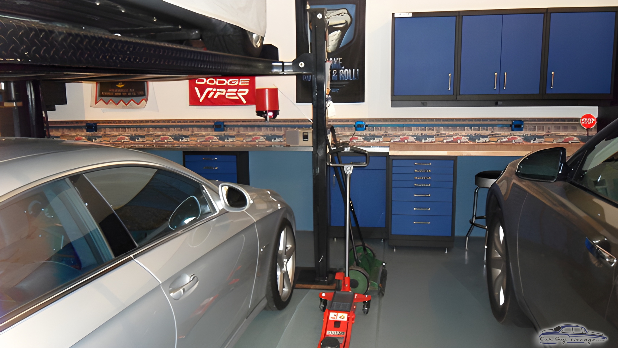 Garage with Car Lift, Blue Cabinets, and Workbench - Larry from Naperville, IL