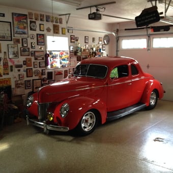 Classic Car Garage with Wall Decor and Signs - Mr Phat40 from Indianapolis, IN