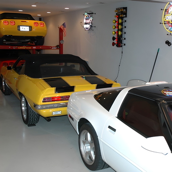 Classic Car Garage with Lift and Neon Signs - 96LT4 from Kennesaw, GA