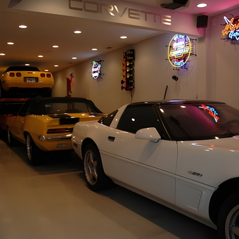 Corvette Garage with Neon Signs and Car Lift - 96LT4 from Kennesaw, GA