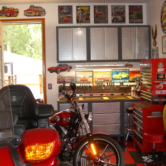 Motorcycle Garage With Diamond Plate Cabinets and Tool Chest - Wayne from Panama City, FL