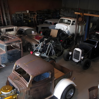Classic Car Restoration Garage with Vintage Hot Rods - Jose from Faflurrias, TX