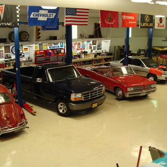 Classic Cars, Tool Storage, and Car Lifts in Spacious Garage - Tony from Palatka, FL