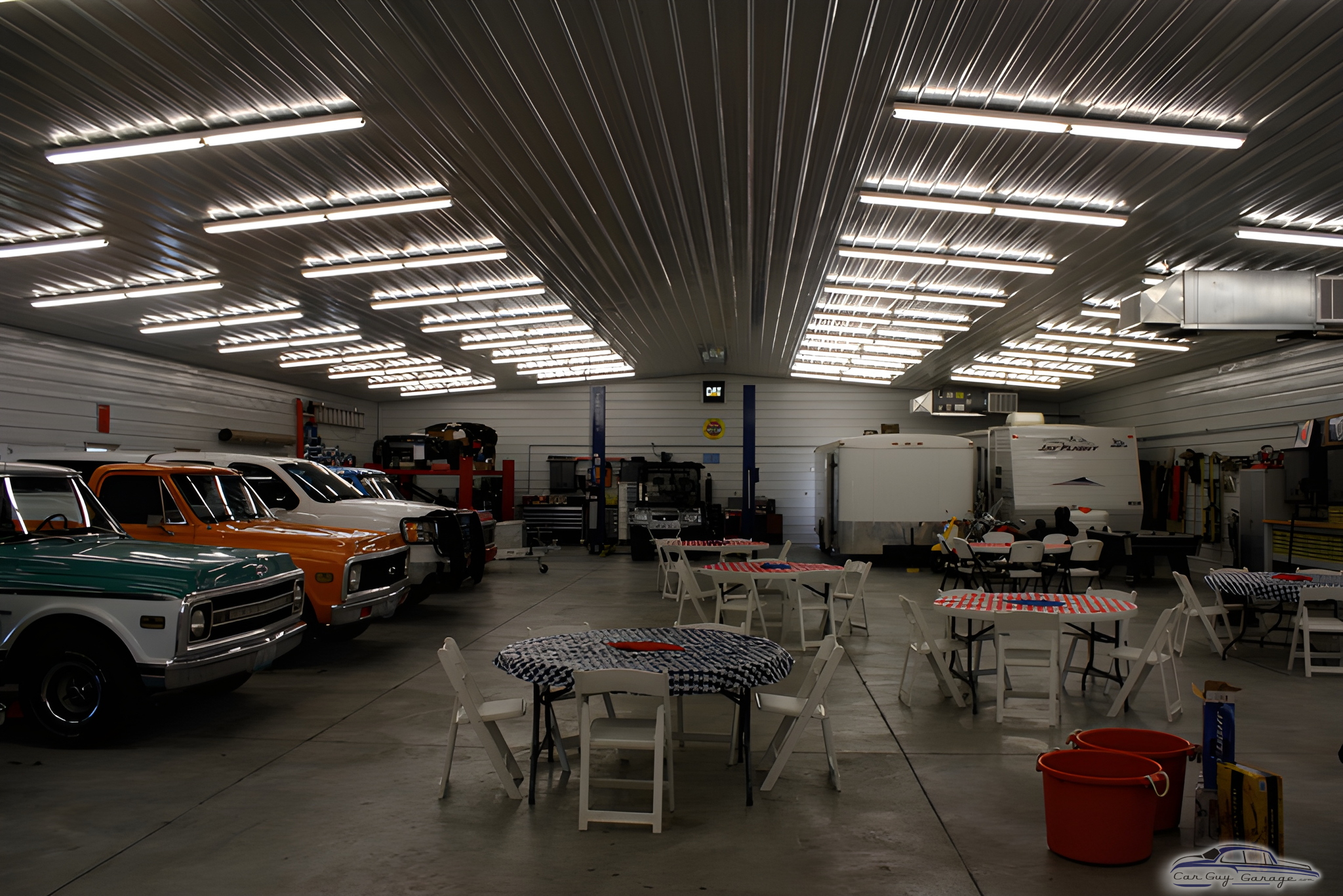Spacious Garage with Classic Trucks and Workshop Tables - Bruce from Joplin, MO