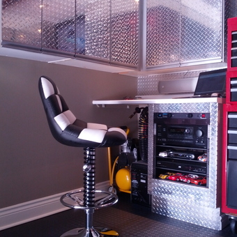 Diamond Plate Cabinets and Racing Stool Garage Setup - Alan from Burlington Ontario Canada