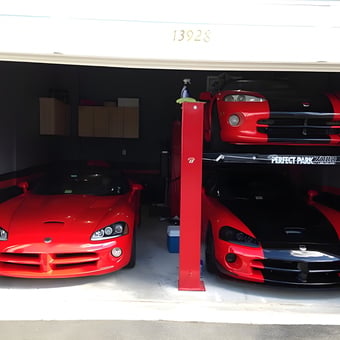Garage with Car Lift and Vipers - Sneak pit from Centreville, VA