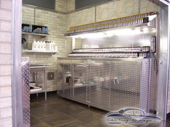 Geo from Patchogue, NY showing Diamond Plate Cabinets