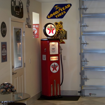 Vintage Texaco Gas Pump and Retro Signs Display - Wes from Beverly Hills, FL