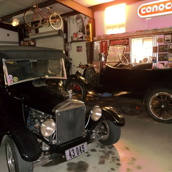 Classic Cars, Conoco Sign, and Vintage Decor - Danny from Austin, TX