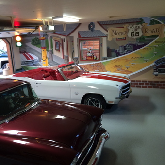 Classic Cars, Route 66 Garage Mural, and Traffic Light - Dan from Buffalo, WY