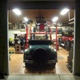 Classic Car Garage with Lift and Vintage Decor - Buzz from Sparks, Nv