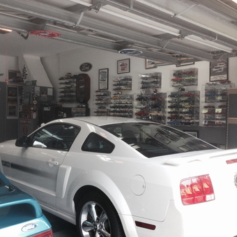 Ford Mustang Garage with Diecast Car Display - Bob from Port St Lucie, FL