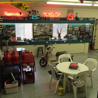 Classic Car Decor Garage with Neon Signs and Models - USA 2 from troy, mi