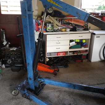 Blue Hydraulic Engine Hoist in Organized Garage - Robin from Edinburgh, Midlothian