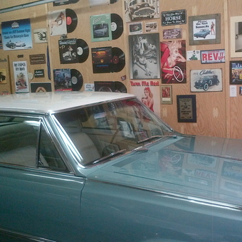 Classic Car and Vintage Wall Signs Display - Macs from Waterford, Ont.