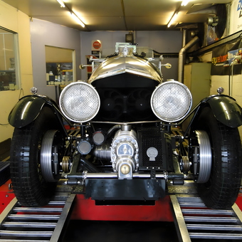 Classic Car on Rolling Road Dyno with Workshop Tools - Enginetuner from Plymouth, Devon