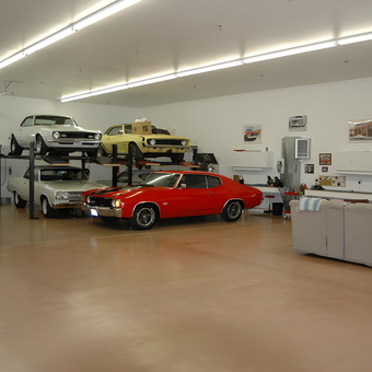 Spacious garage with car lifts and classic cars - Mark from Chicago, IL