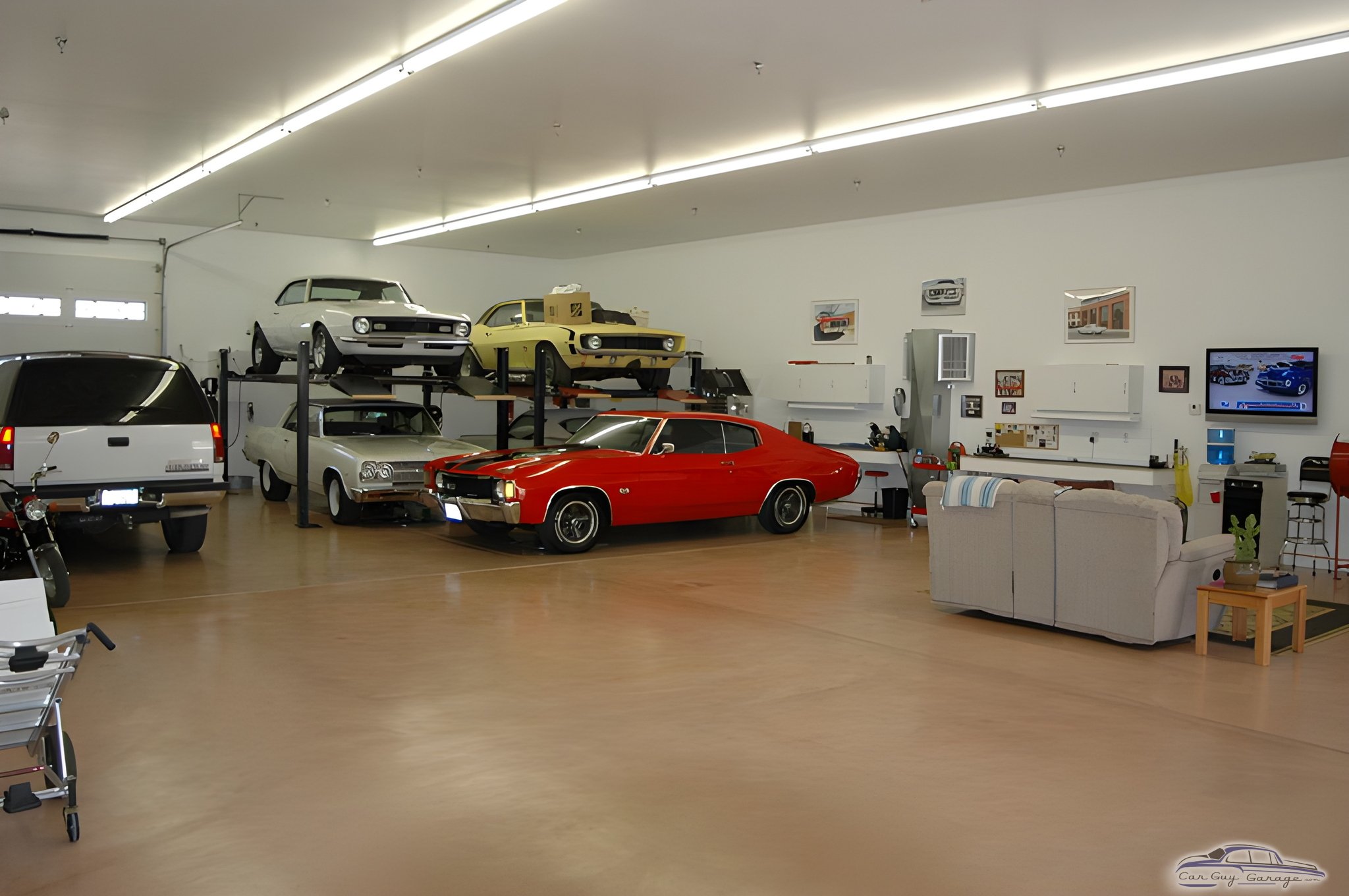 Spacious garage with car lifts and classic cars - Mark from Chicago, IL