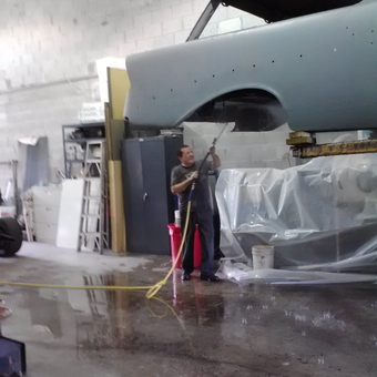 Garage Car Body on Lift with Power Washer - Rudy from Miami Lakes, FL
