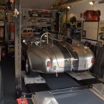 Classic Car Garage with Lift and Wall Decor - cobravette from allen park, mi