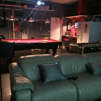 Garage Game Room with Pool Table and Sofa - Jeferson Tavares from Coral Springs, FL