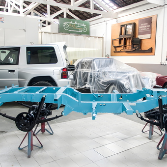 Classic Car Frame Restoration in Garage - Vera Lambiasi from Sao Paulo, SP - Brasil