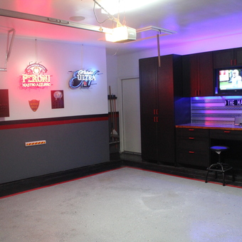 Garage Man Cave With Cabinets, Neon Signs, TV - Carlos from Katy, TX