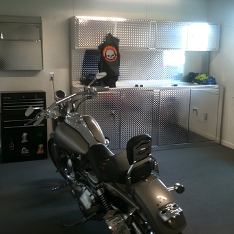 Diamond Plate Cabinets and Tool Chest Garage Setup - Dustin from Washington, LA