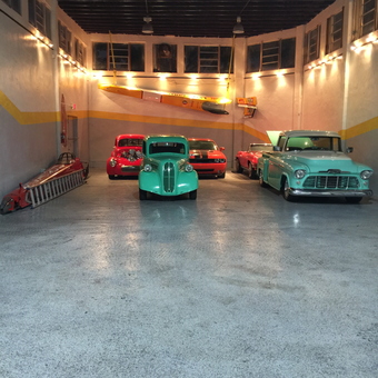Classic Cars and Wall Decor Garage Display - Bill from North Miami Beach, FL
